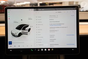Tesla Model Y bild 19