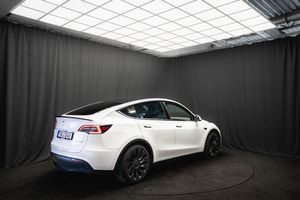 Tesla Model Y bild 7