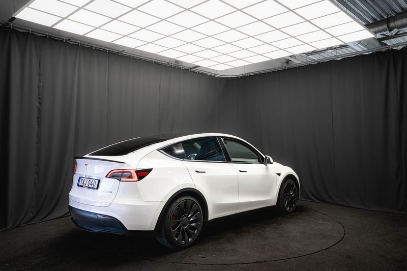 Tesla Model Y bild 7