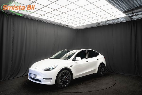 Tesla Model Y Performance DRAG PANO 21'' LÄDER KAMERA 1ÄGARE MOMS 534 - 2023