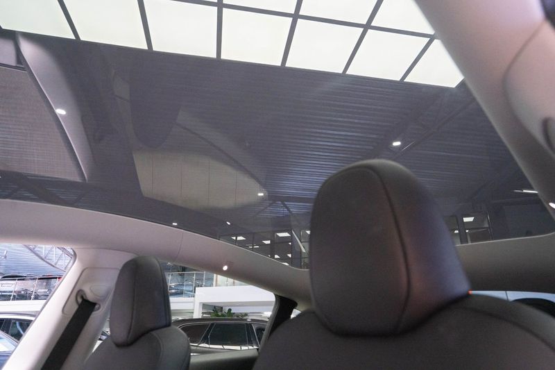 Tesla Model Y bild 13
