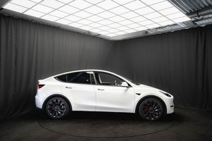 Tesla Model Y bild 6