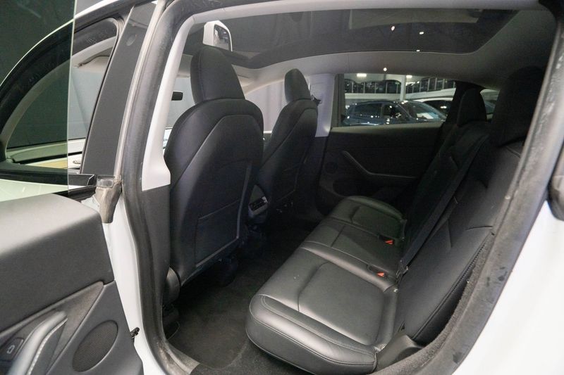 Tesla Model Y bild 22