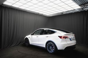 Tesla Model Y bild 9