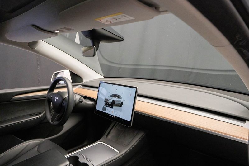 Tesla Model Y bild 14