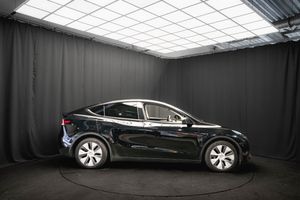 Tesla Model Y bild 6