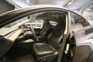 Tesla Model Y bild 16