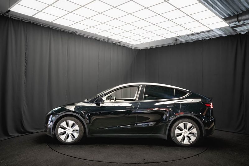 Tesla Model Y bild 10
