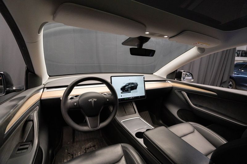 Tesla Model Y bild 12