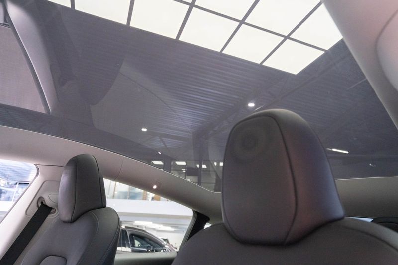 Tesla Model Y bild 13
