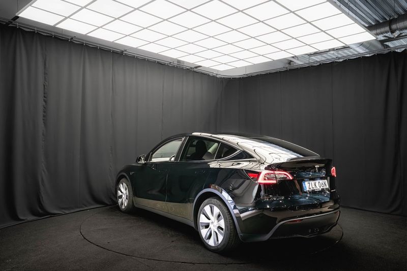 Tesla Model Y bild 9