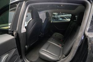 Tesla Model Y bild 21