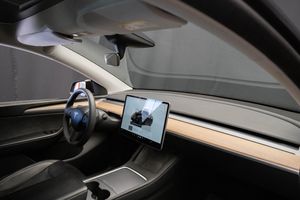 Tesla Model Y bild 18