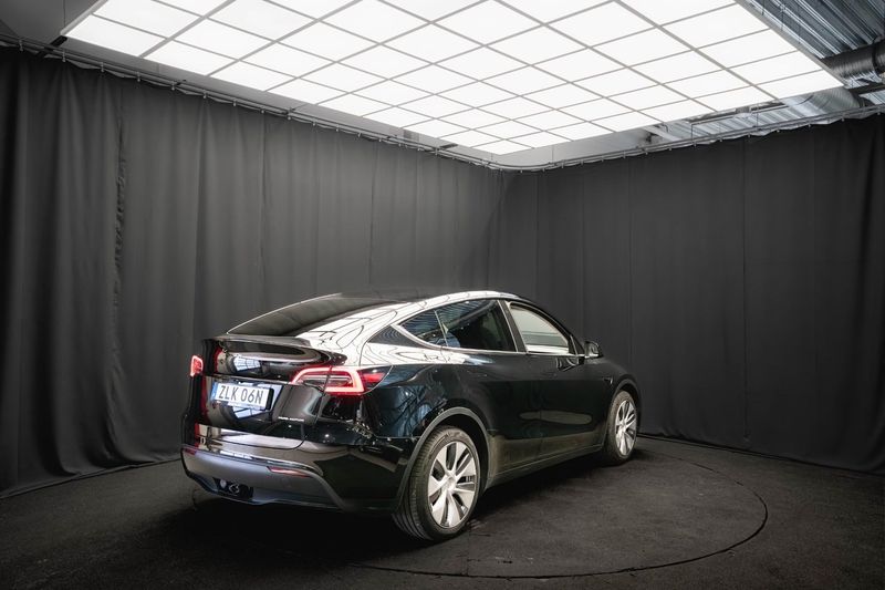 Tesla Model Y bild 7