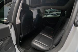 Tesla Model Y bild 19