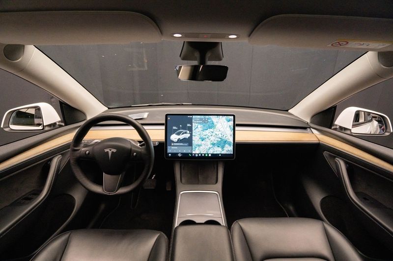 Tesla Model Y bild 13