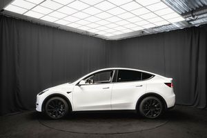 Tesla Model Y bild 10