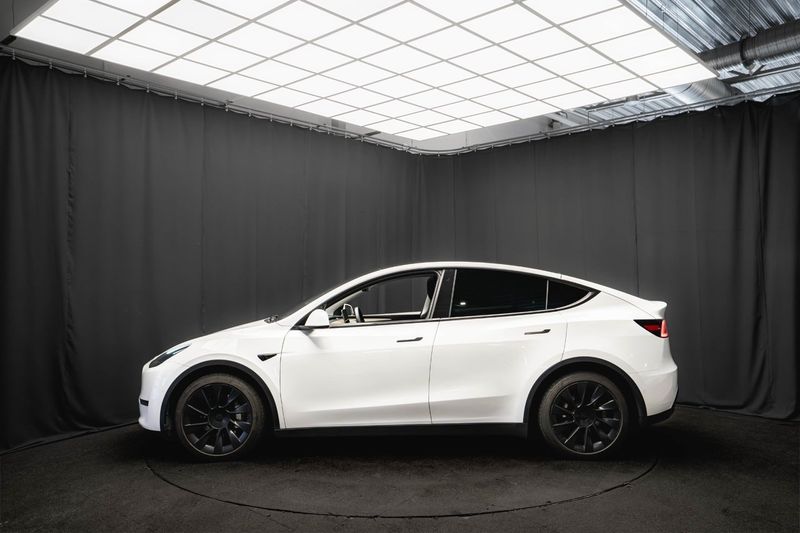 Tesla Model Y bild 10