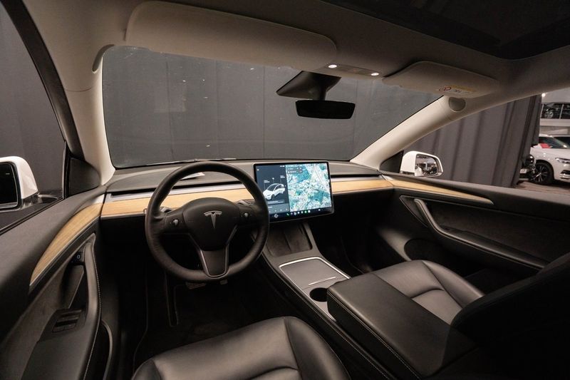 Tesla Model Y bild 11