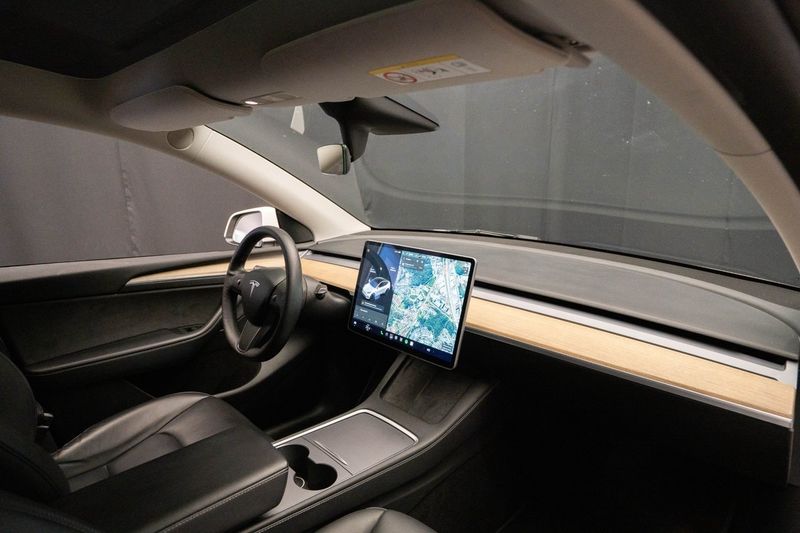 Tesla Model Y bild 14