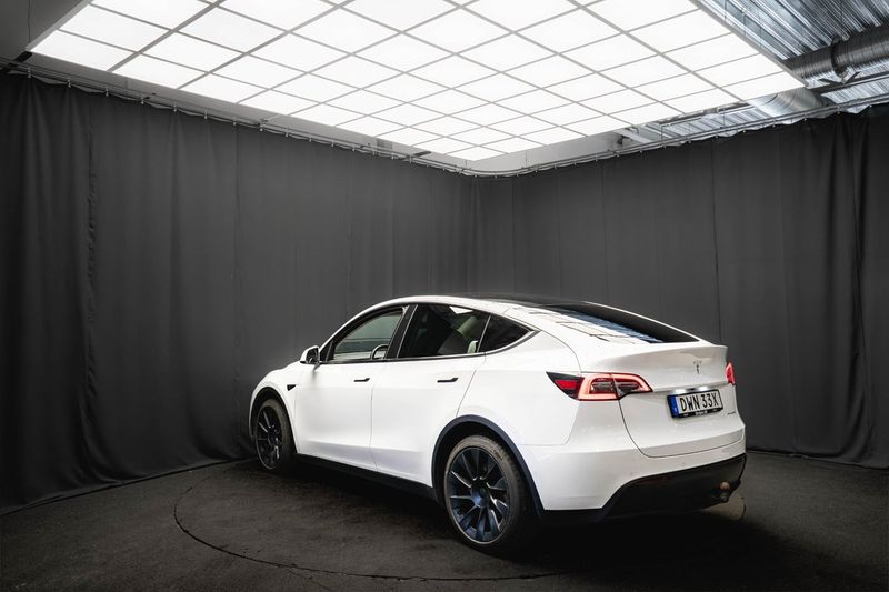 Tesla Model Y bild 9