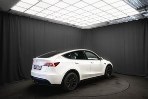 Tesla Model Y bild 7