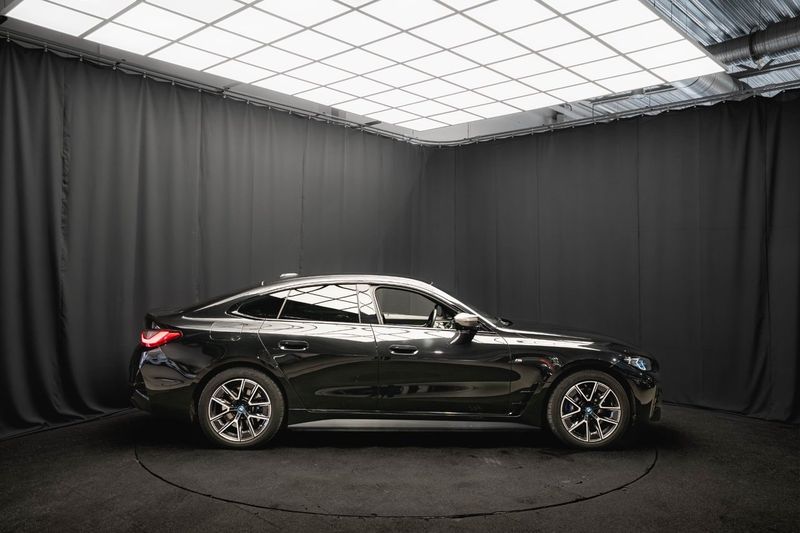 BMW i4 bild 7
