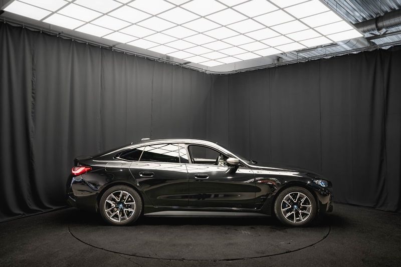 BMW i4 bild 6