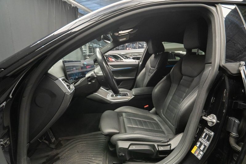 BMW i4 bild 19