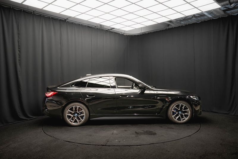 BMW i4 bild 6