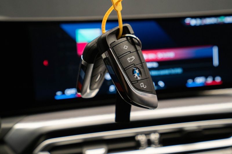 BMW i4 bild 25