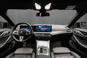 BMW i4 bild 14