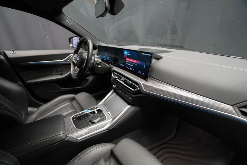 BMW i4 bild 18