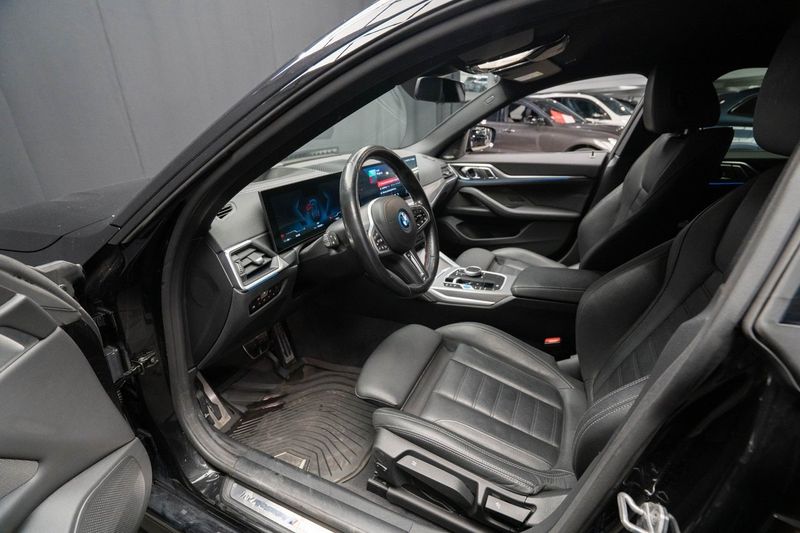 BMW i4 bild 16
