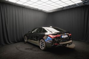 BMW i4 bild 9