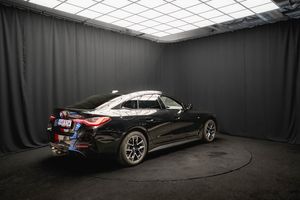 BMW i4 bild 7