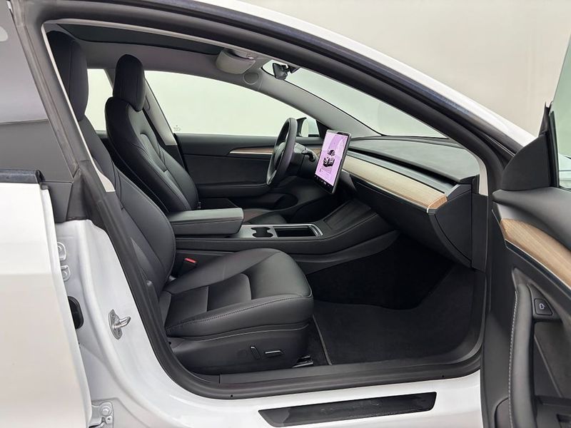 Tesla Model 3 bild 20
