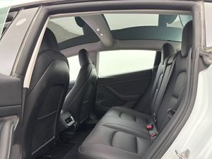 Tesla Model 3 bild 12