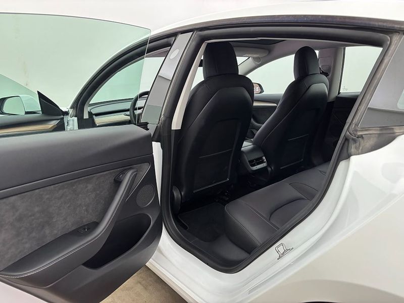 Tesla Model 3 bild 15