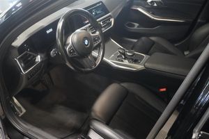 BMW 320 bild 2