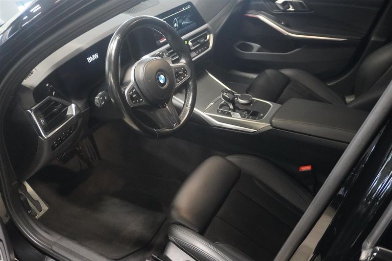 BMW 320 bild 2