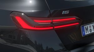 BMW i5 bild 8