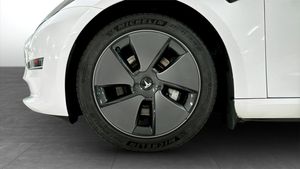 Tesla Model 3 bild 9