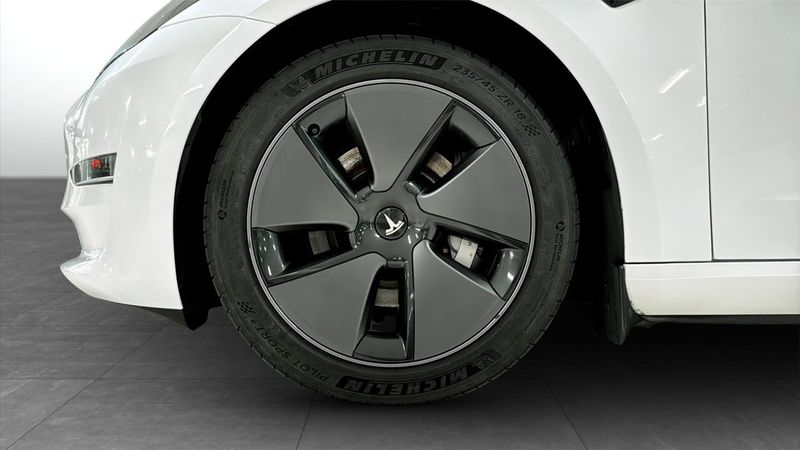 Tesla Model 3 bild 9