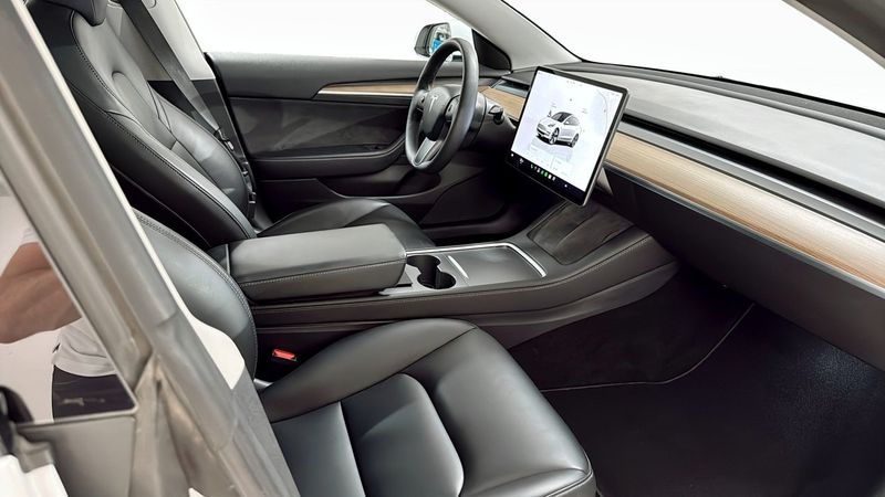 Tesla Model 3 bild 3