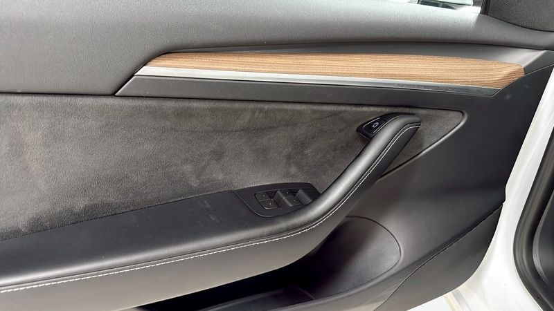 Tesla Model 3 bild 11