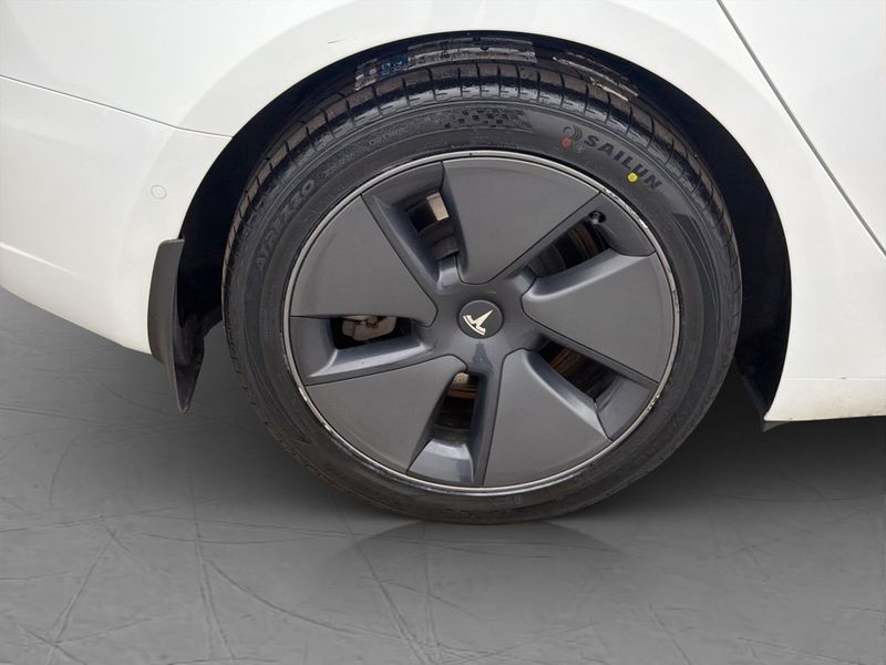 Tesla Model 3 bild 33