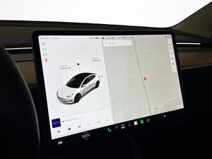 Tesla Model 3 bild 18