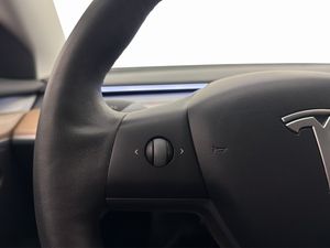 Tesla Model 3 bild 14