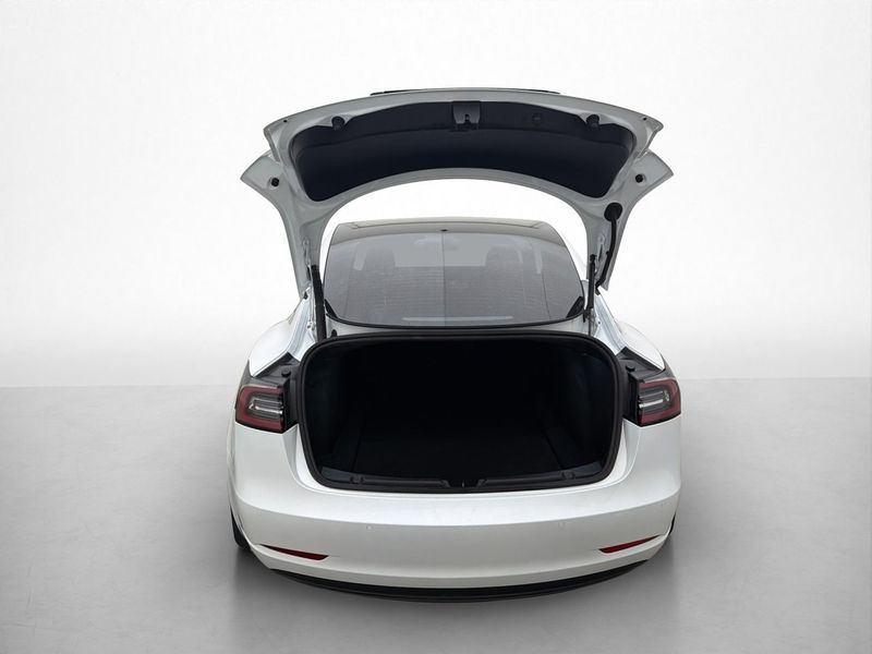 Tesla Model 3 bild 30